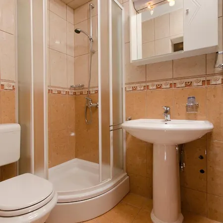 Πανσιόν House Topic