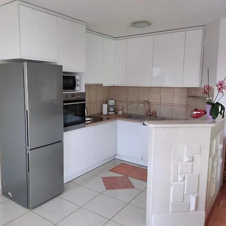 Guest house House Topic Baska Voda