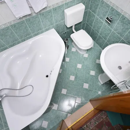 House Topic Guest house Baska Voda