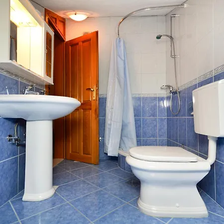 Gæstehus House Topic Baška Voda