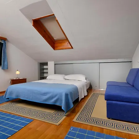 House Topic Guest house Baska Voda