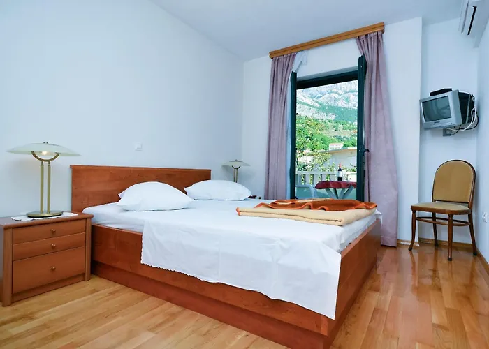 House Topic ゲストハウス Baška Voda