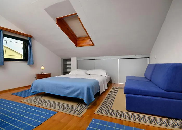 House Topic ゲストハウス Baška Voda